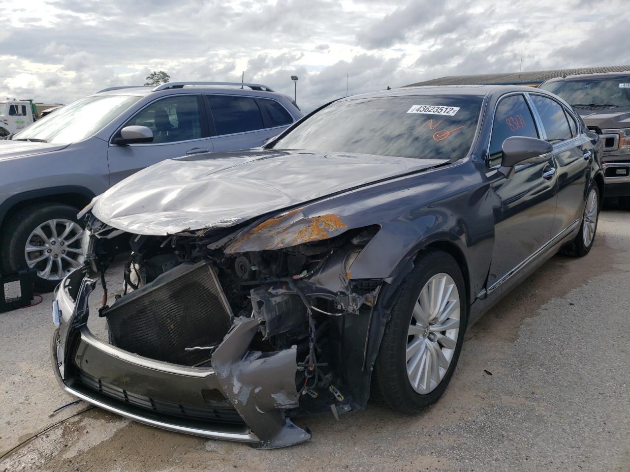 Photo 2 from auction – 2015 LEXUS LS 460L with VIN JTHDL5EF1F5007343