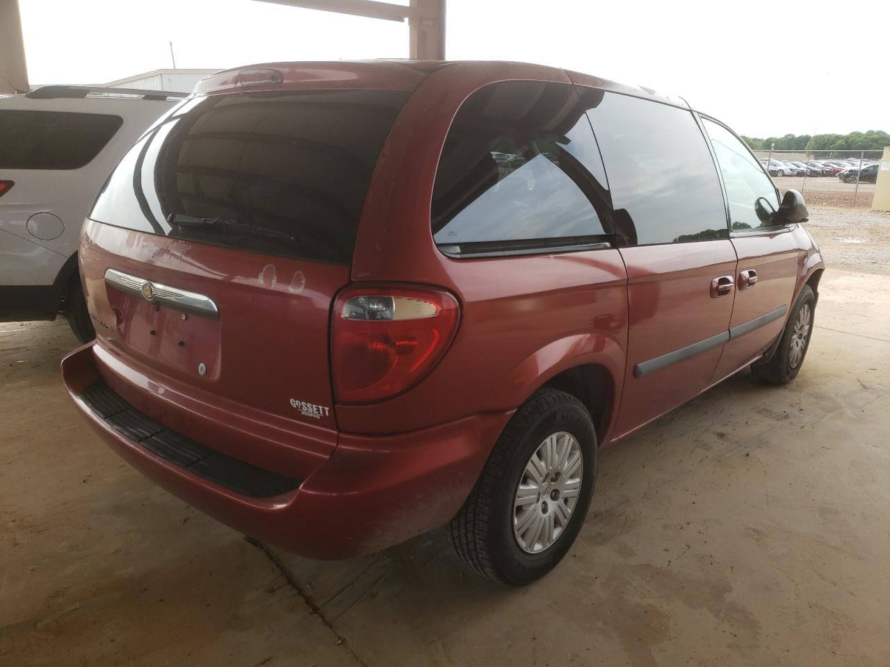 Photo 4 from auction – 2006 CHRYSLER TOWN & COU with VIN 1A4GP45R86B575270