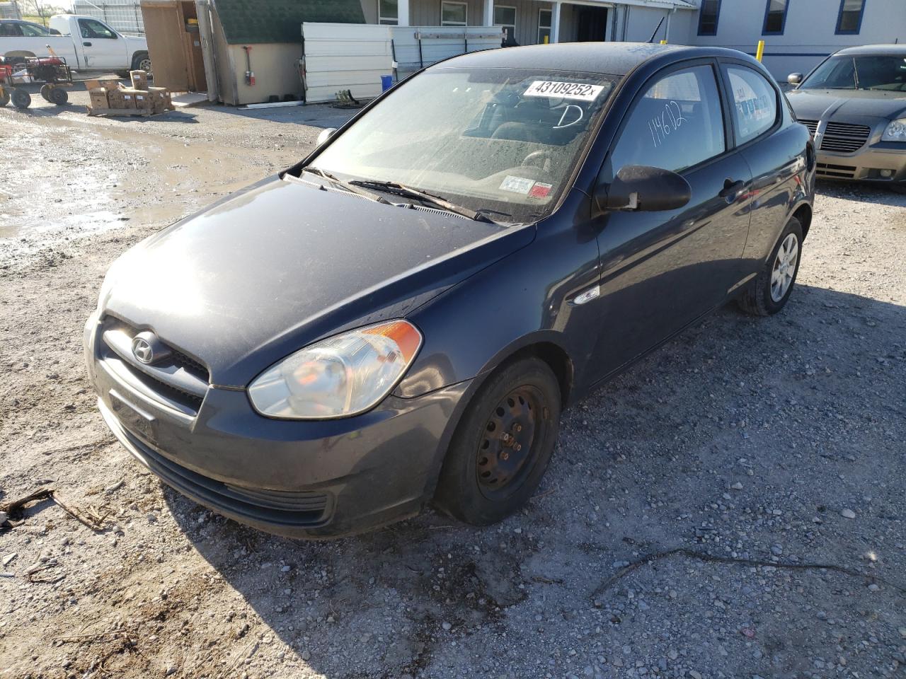 Photo 2 from auction – 2007 HYUNDAI ACCENT GS with VIN KMHCM36C47U011165