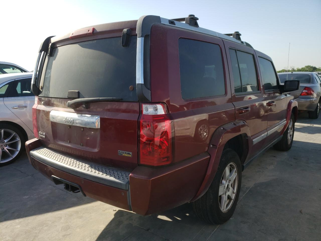Photo 4 from auction – 2007 JEEP COMMANDER with VIN 1J8HG58PX7C671643