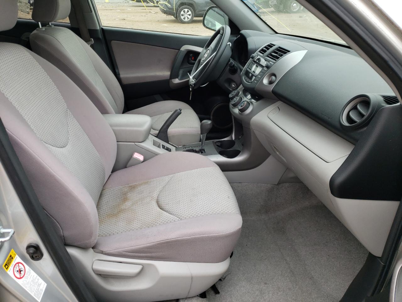Photo 5 from auction – 2006 TOYOTA RAV 4 with VIN JTMZK33V366001286