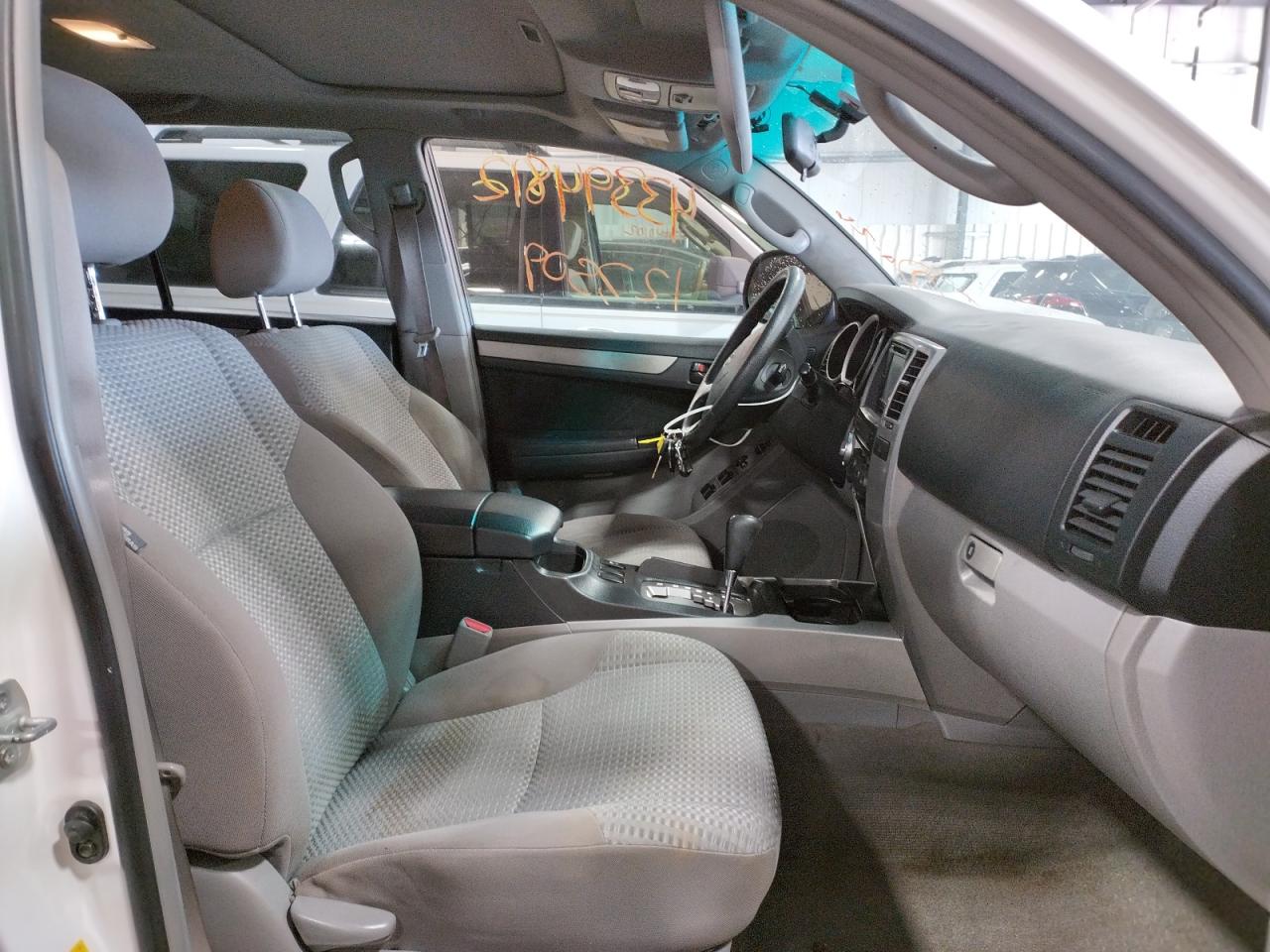 Photo 5 from auction – 2006 TOYOTA 4RUNNER SR with VIN JTEBU14R668069146