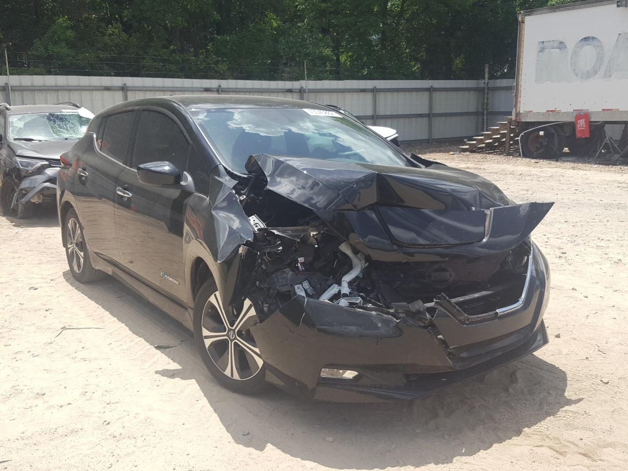 NISSAN LEAF S 2018 with VIN 1N4AZ1CP4JC305757 - Photo from auction