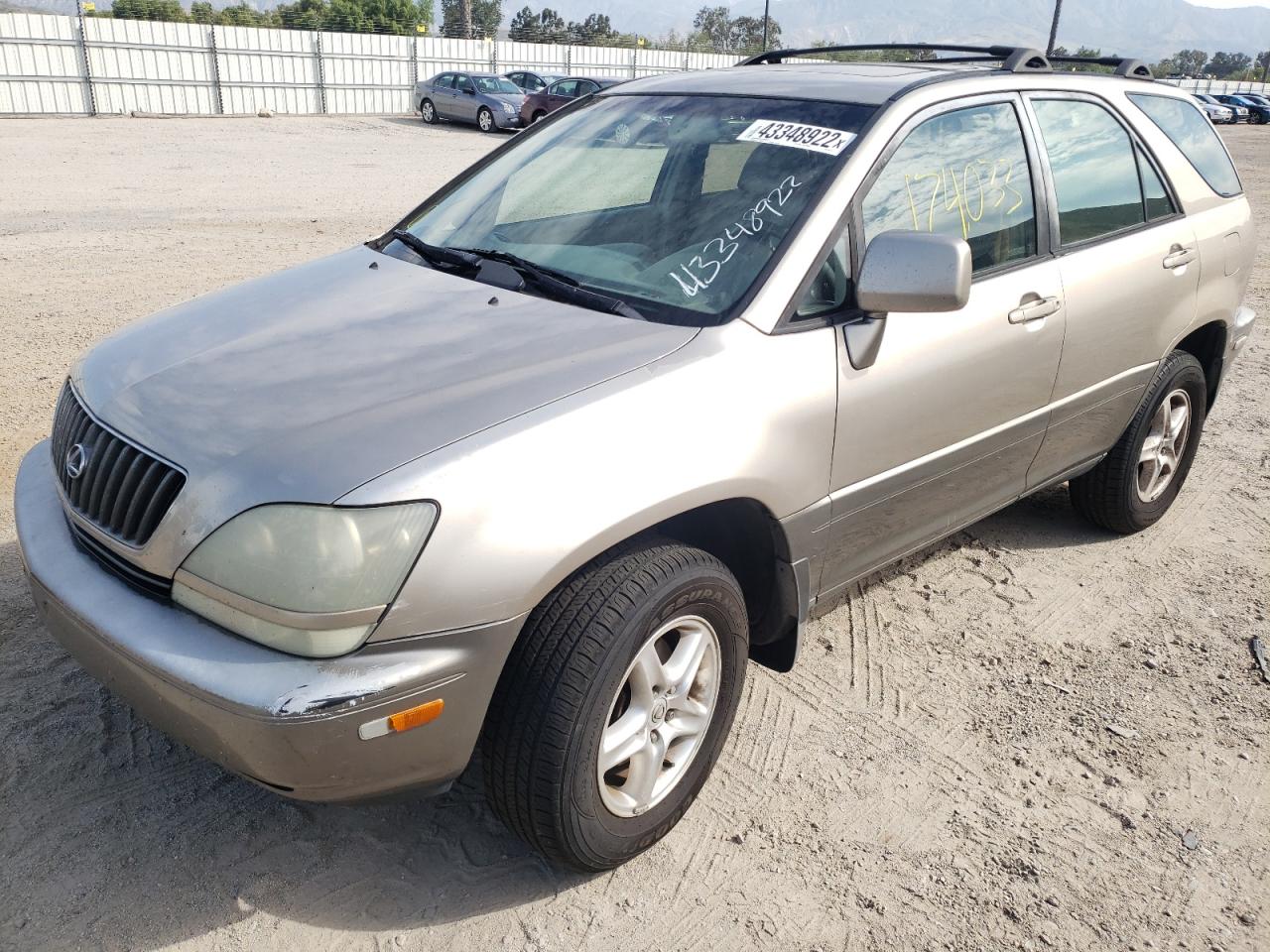 Photo 2 from auction – 2000 LEXUS RX 300 with VIN JT6GF10U6Y0051110