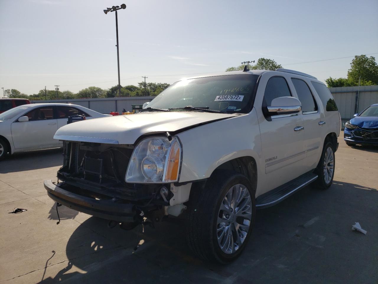 Photo 2 from auction – 2011 GMC YUKON DENA with VIN 1GKS1EEF7BR198868