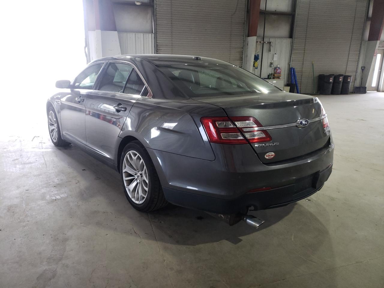 Photo 3 from auction – 2017 FORD TAURUS LIM with VIN 1FAHP2F81HG120910