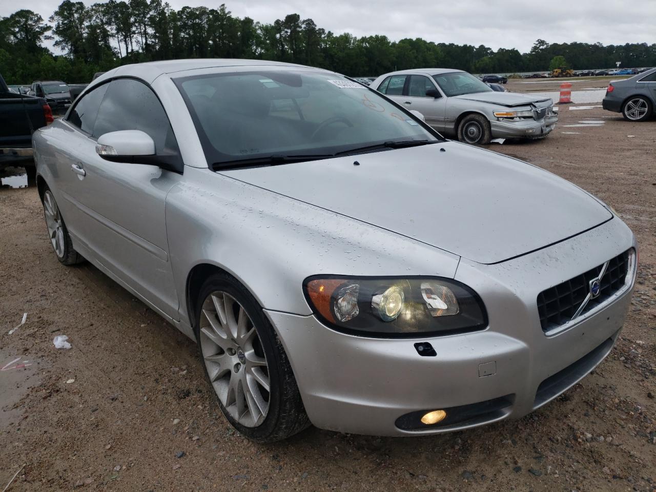 VOLVO C70 T5 2008 with VIN YV1MC67288J055007 - Photo from auction