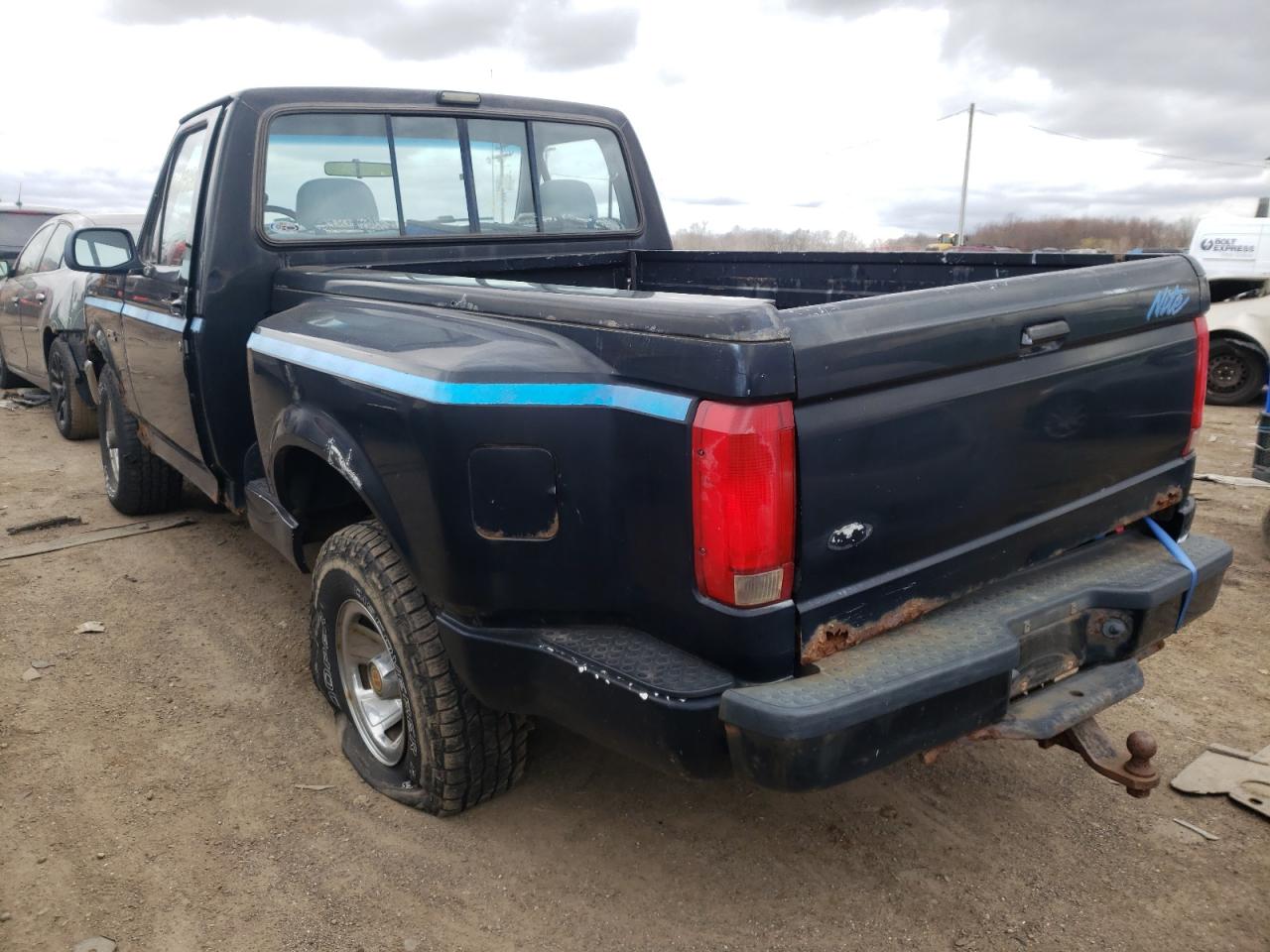 Photo 3 from auction – 1992 FORD F150 with VIN 1FTEF14H3NKB27749