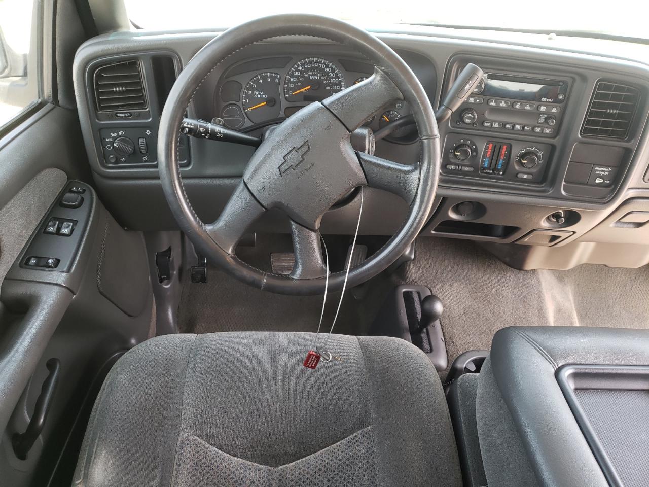 Photo 9 from auction – 2003 CHEVROLET SILVERADO with VIN 1GCHK29U93E105982