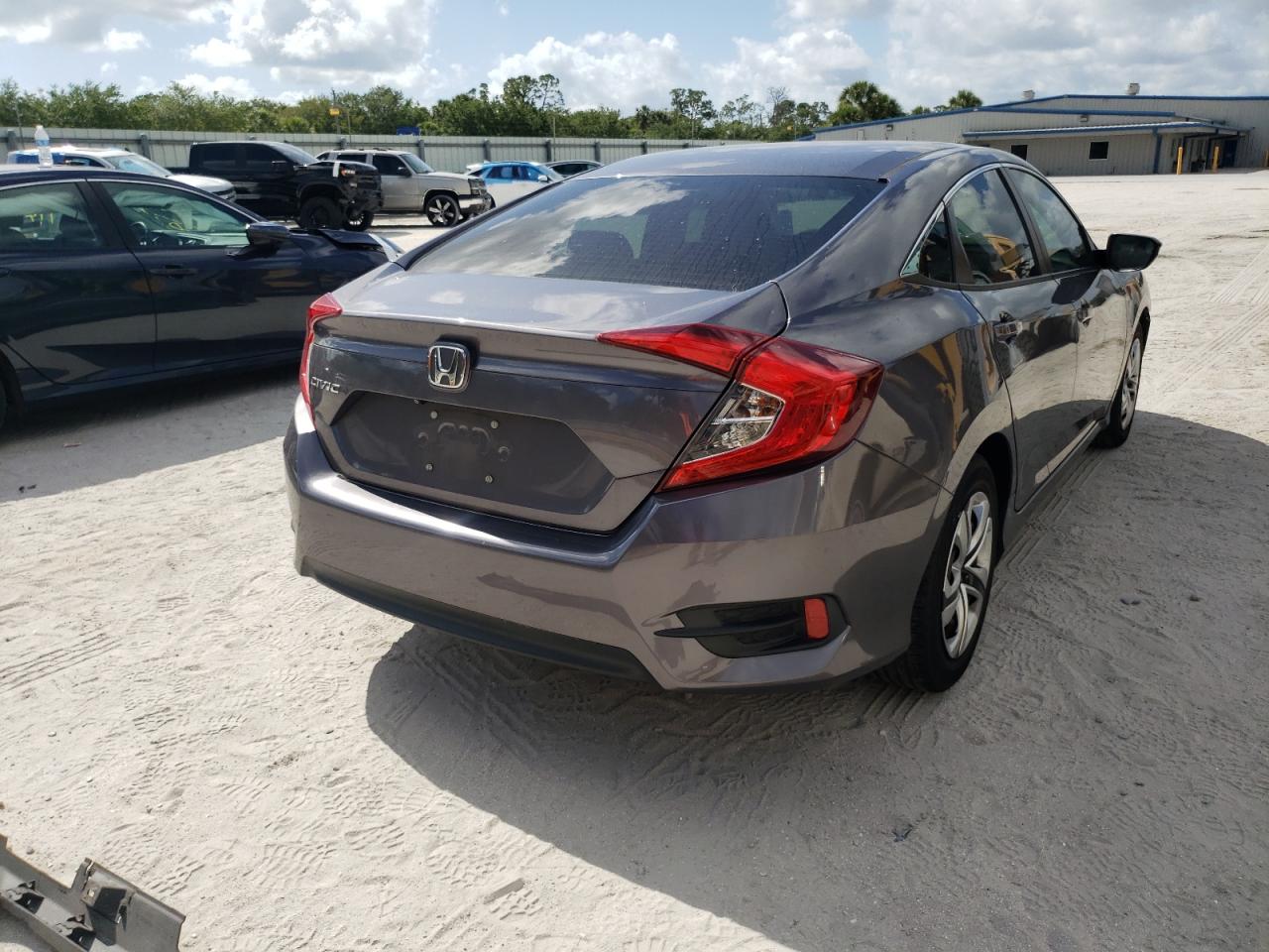 Photo 4 from auction – 2017 HONDA CIVIC LX with VIN 19XFC2F51HE050604