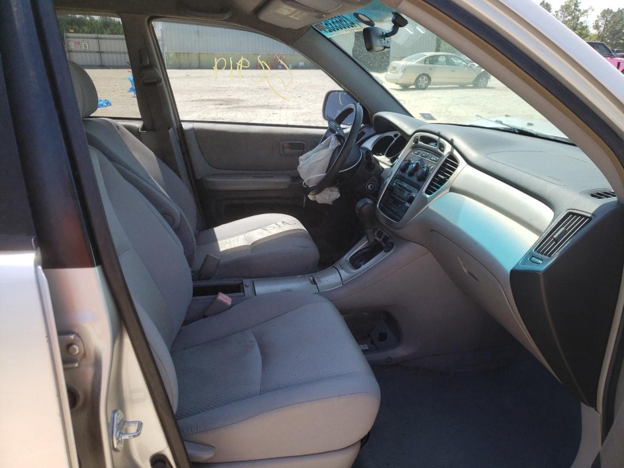 Photo 5 from auction – 2005 TOYOTA HIGHLANDER with VIN JTEGD21A450122336