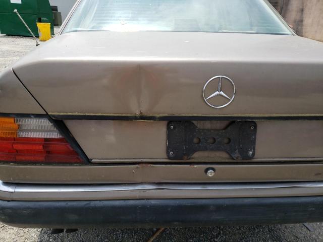Photo 9 from auction – 1990 MERCEDES-BENZ 300 E with VIN WDBEA30D4LB183661