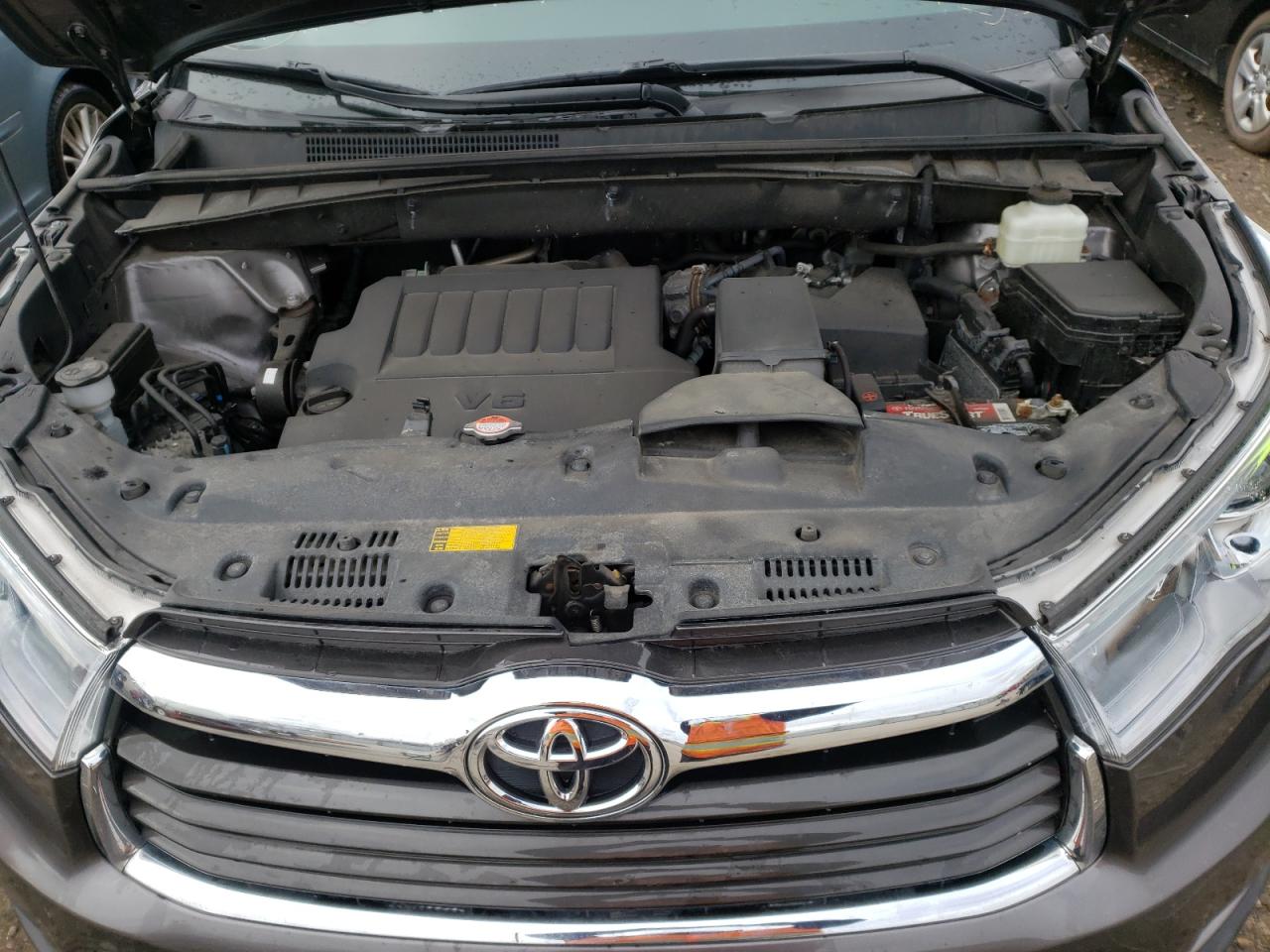 Photo 7 from auction – 2016 TOYOTA HIGHLANDER with VIN 5TDJKRFH9GS319887