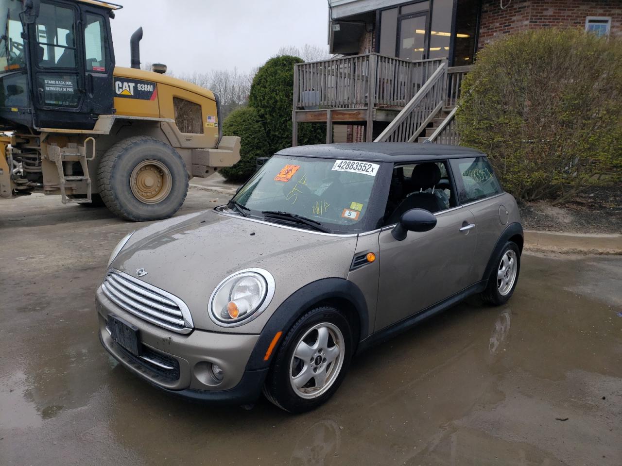 Photo 2 from auction – 2011 MINI COOPER with VIN WMWSU3C5XBT253010