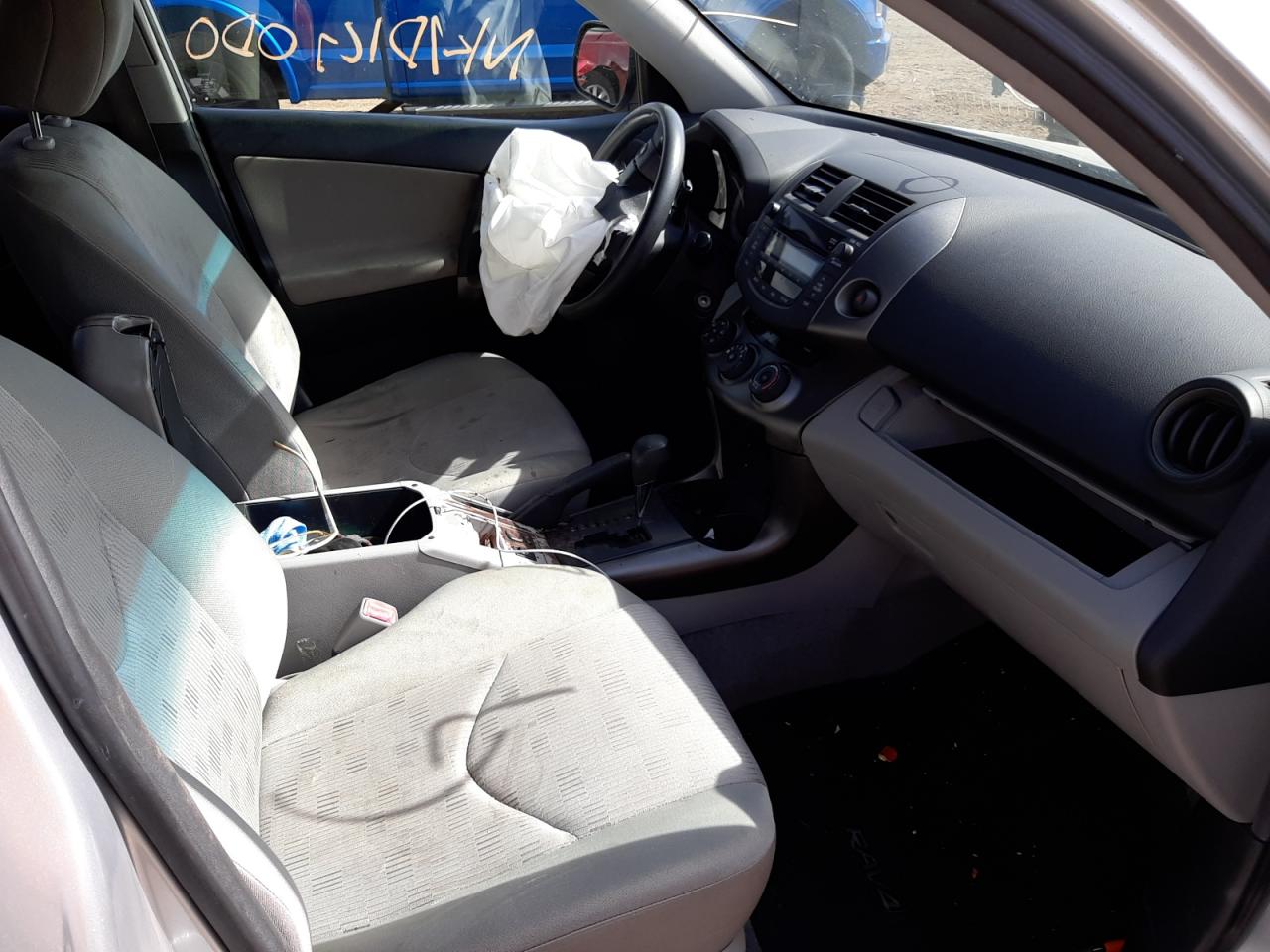 Photo 5 from auction – 2009 TOYOTA RAV4 with VIN JTMZF33V49D005335