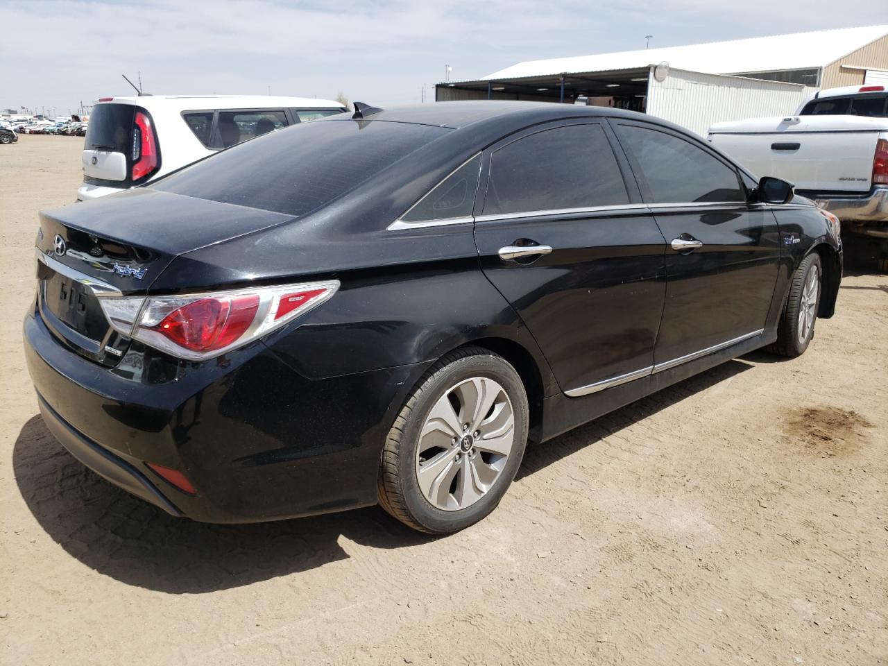 Photo 4 from auction – 2013 HYUNDAI SONATA HYB with VIN KMHEC4A45DA051107