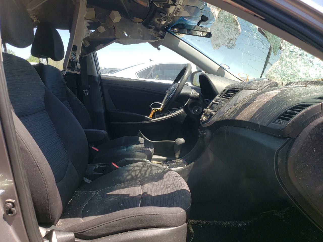 Photo 5 from auction – 2017 HYUNDAI ACCENT SE with VIN KMHCT5AE0HU359232