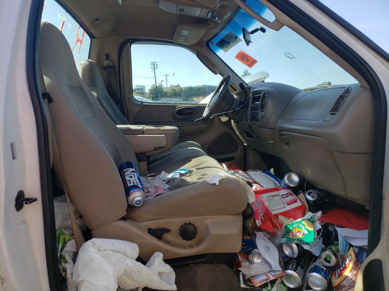 Photo 5 from auction – 2002 FORD F150 with VIN 1FTRF18L22NB99746