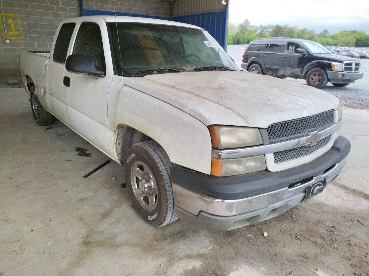 CHEVROLET SILVERADO 2004 with VIN 1GCEC19X94Z102594 - Photo from auction