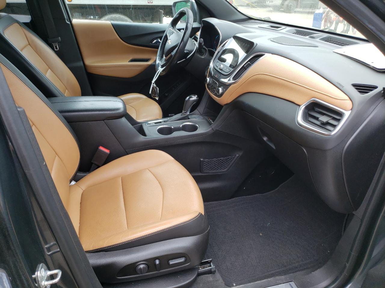 Photo 5 from auction – 2018 CHEVROLET EQUINOX PR with VIN 2GNAXMEV5J6268974
