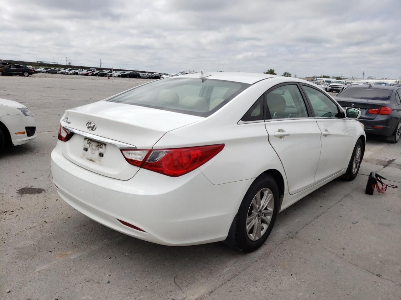 Photo 4 from auction – 2013 HYUNDAI SONATA GLS with VIN 5NPEB4AC3DH523280