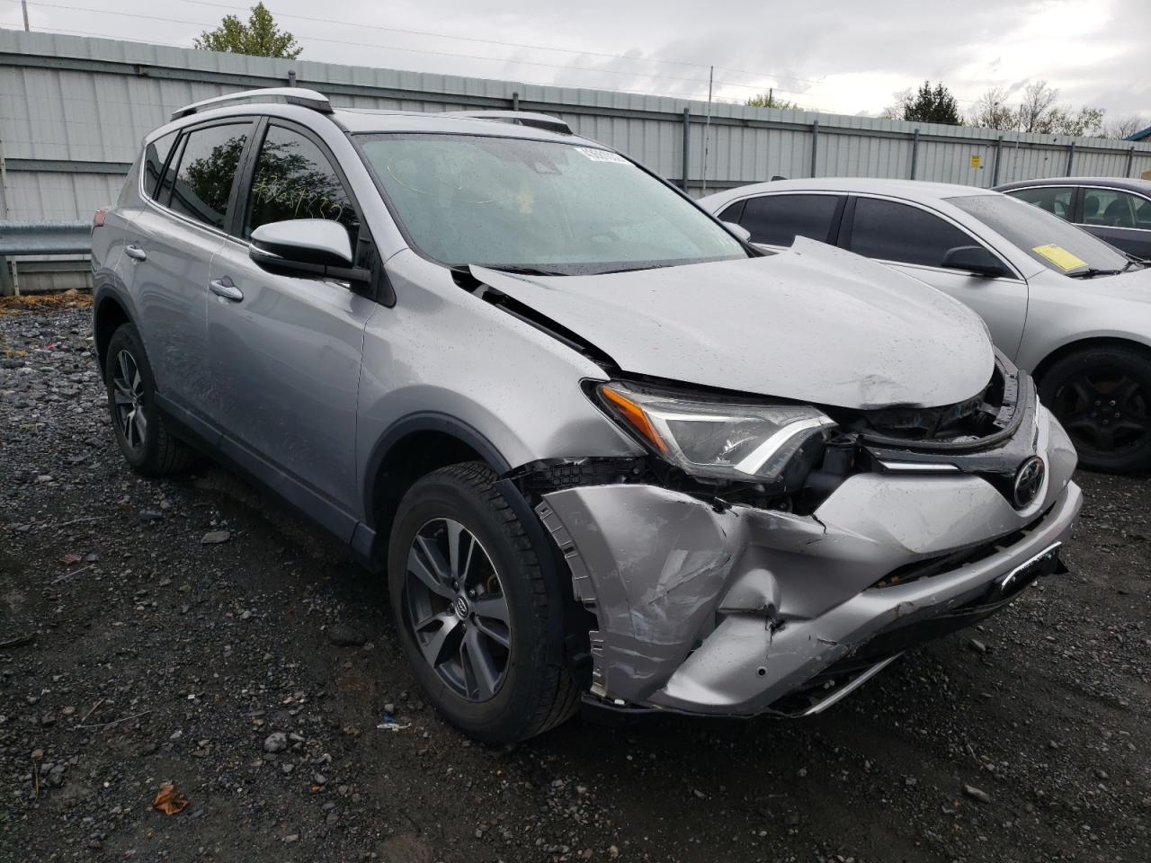 Photo 1 from auction – 2016 TOYOTA RAV4 XLE with VIN 2T3WFREV3GW285316