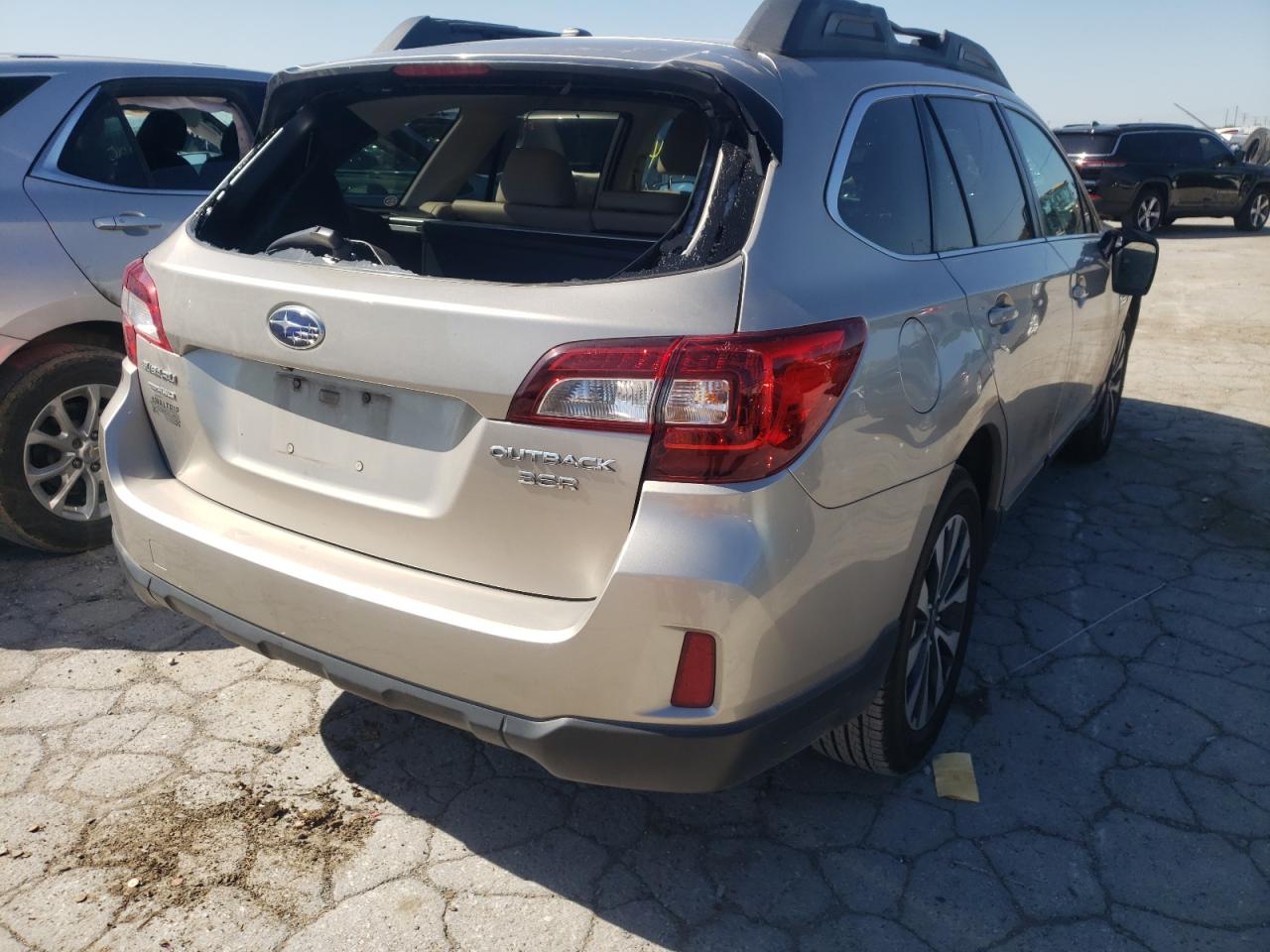 Photo 4 from auction – 2015 SUBARU OUTBACK 3. with VIN 4S4BSENC7F3252950