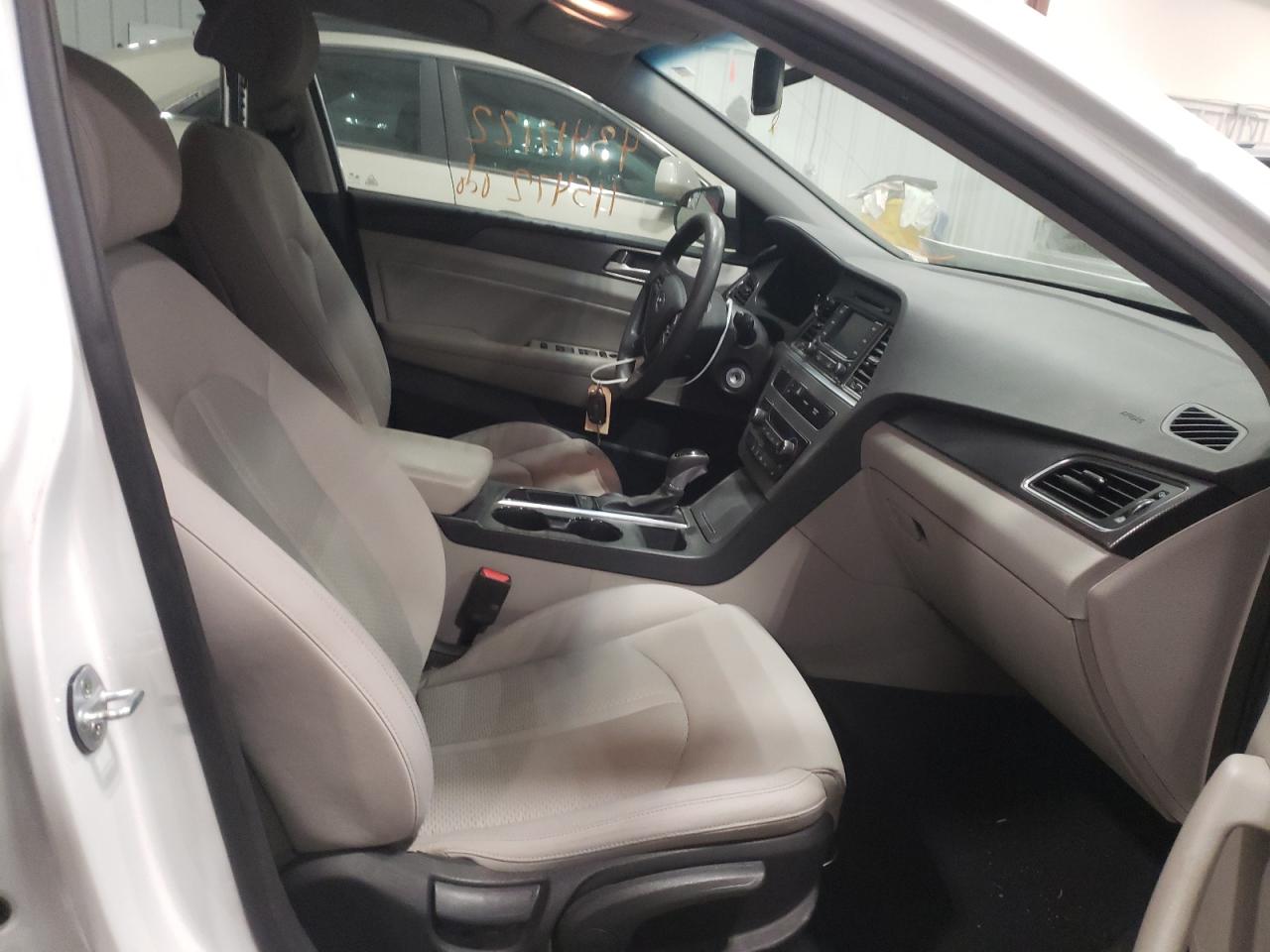 Photo 5 from auction – 2015 HYUNDAI SONATA SPO with VIN 5NPE34AF1FH077026