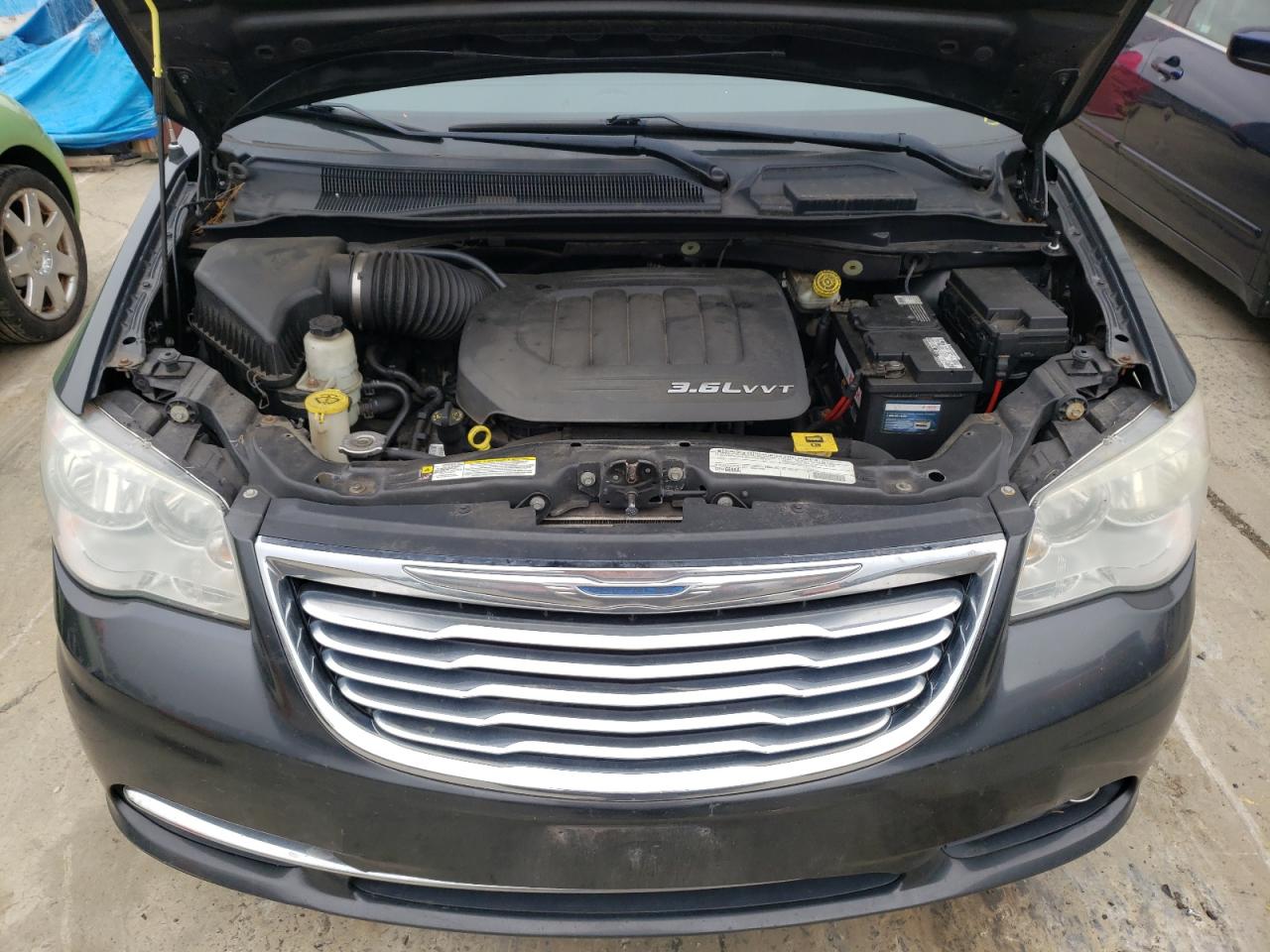 Photo 7 from auction – 2012 CHRYSLER TOWN & COU with VIN 2C4RC1CG3CR144097