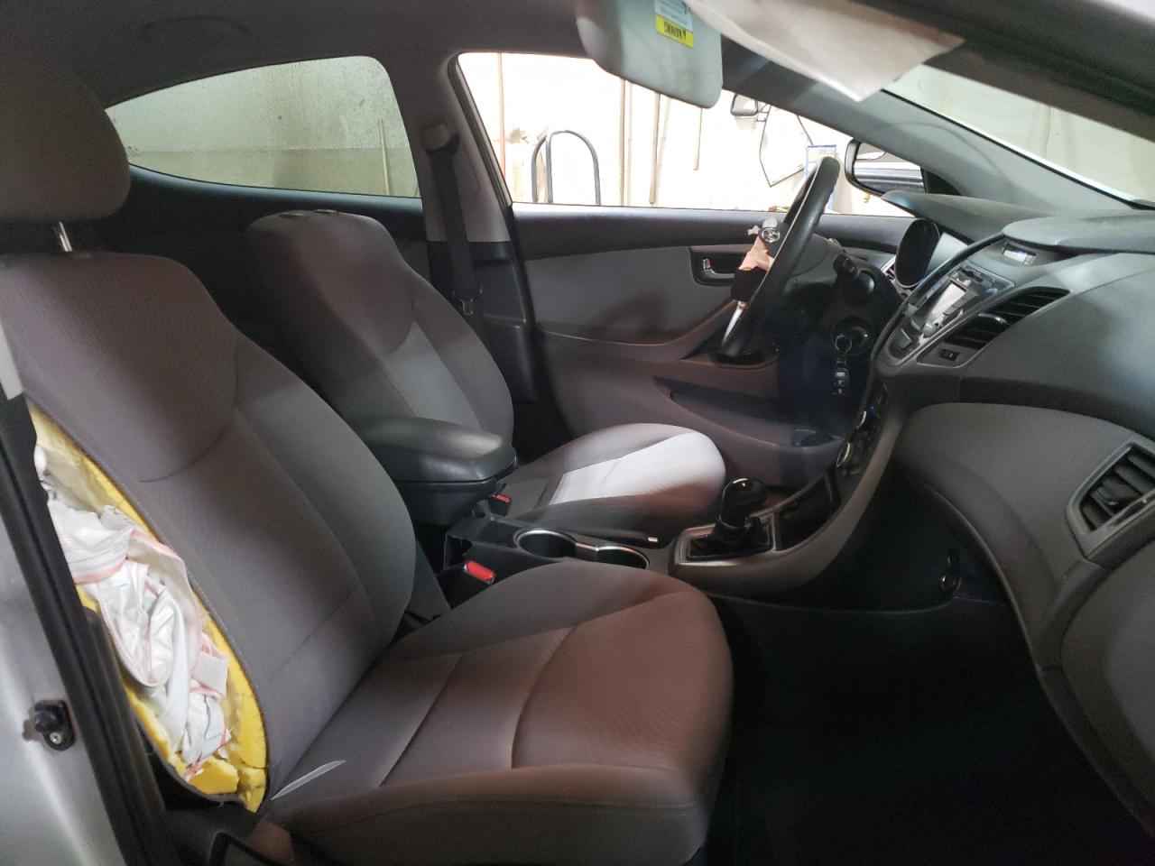 Photo 5 from auction – 2016 HYUNDAI ELANTRA SE with VIN KMHDH4AE2GU480911