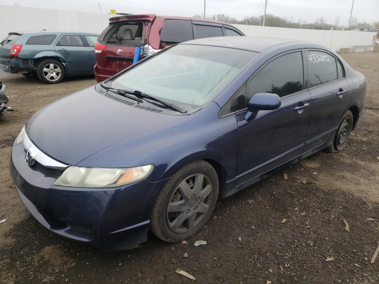 Photo 2 from auction – 2011 HONDA CIVIC LX with VIN 2HGFA1F5XBH544828
