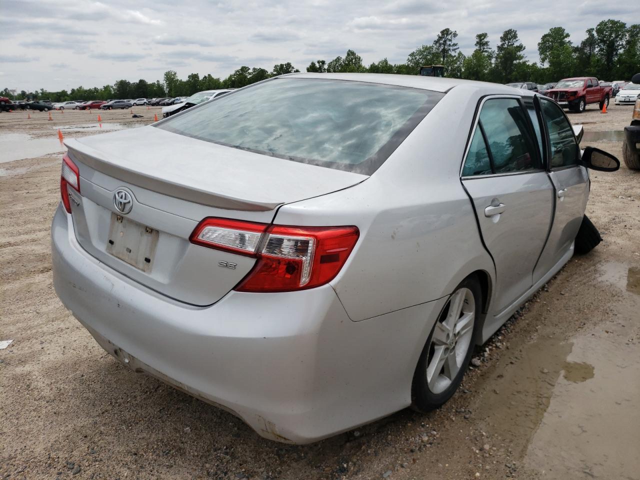 Photo 4 from auction – 2014 TOYOTA CAMRY L with VIN 4T1BF1FK1EU388972