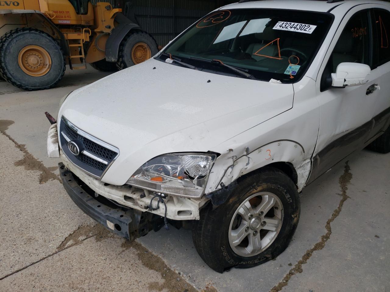 Photo 9 from auction – 2006 KIA SORENTO EX with VIN KNDJD733665504460