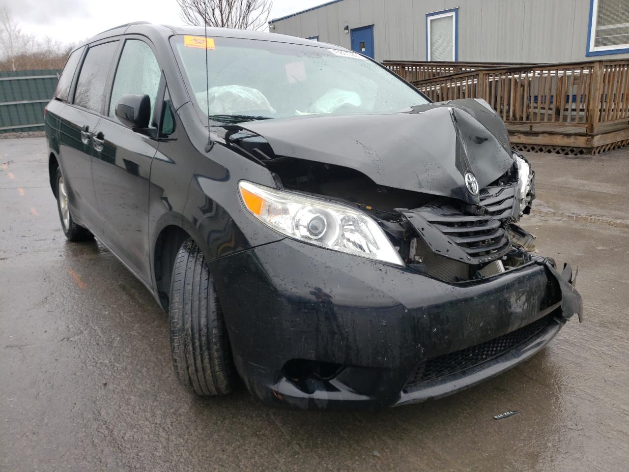 TOYOTA SIENNA LE 2014 with VIN 5TDKK3DCXES423326 - Photo from auction