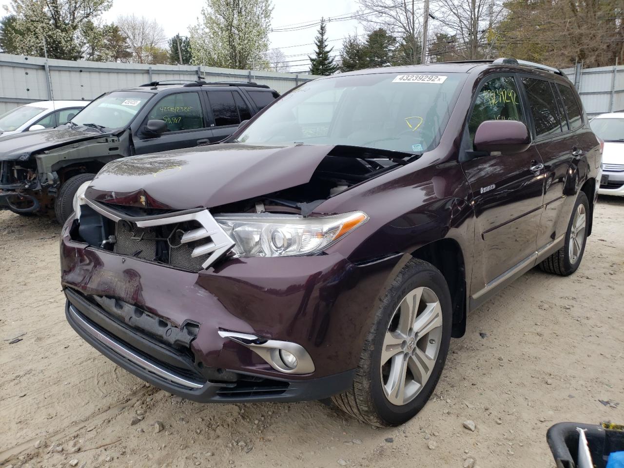 Photo 2 from auction – 2012 TOYOTA HIGHLANDER with VIN 5TDDK3EH8CS102384