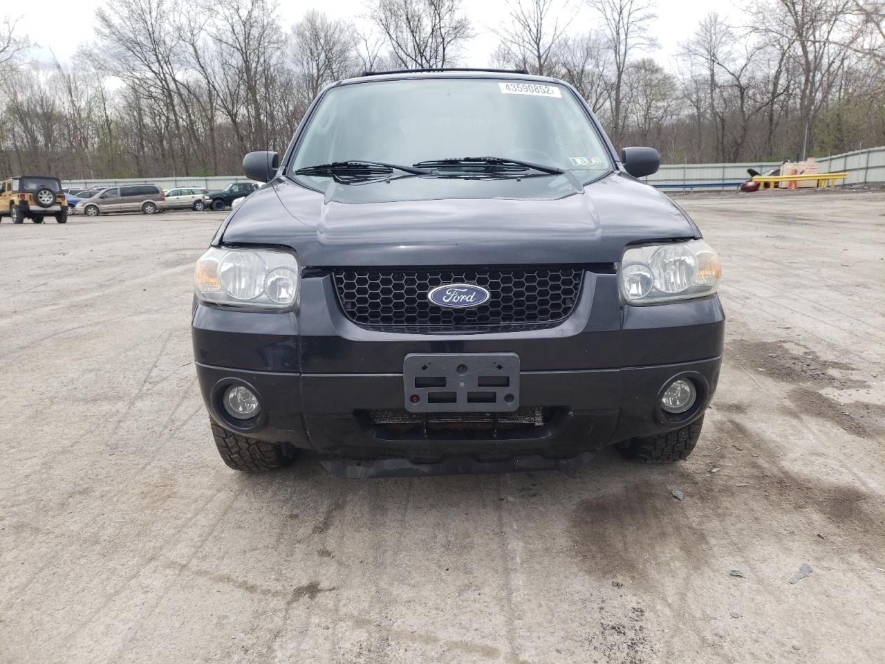 Photo 9 from auction – 2006 FORD ESCAPE LIM with VIN 1FMCU94166KA27804