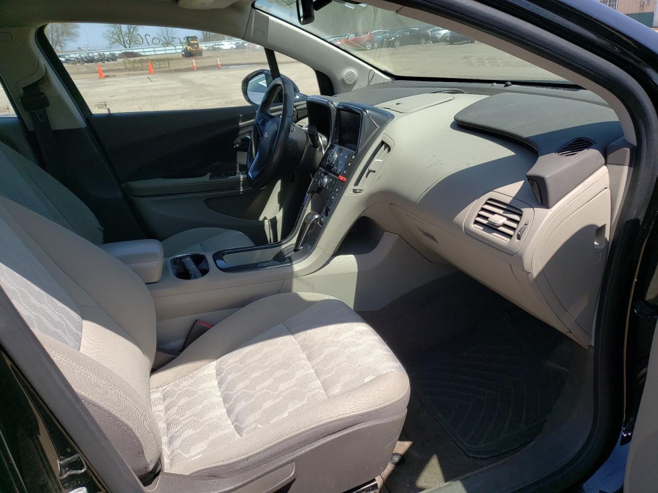 Photo 5 from auction – 2013 CHEVROLET VOLT with VIN 1G1RA6E42DU103298