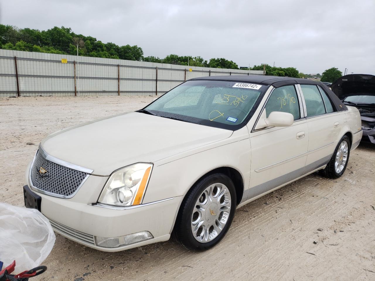 Photo 2 from auction – 2010 CADILLAC DTS with VIN 1G6KA5EY5AU104398