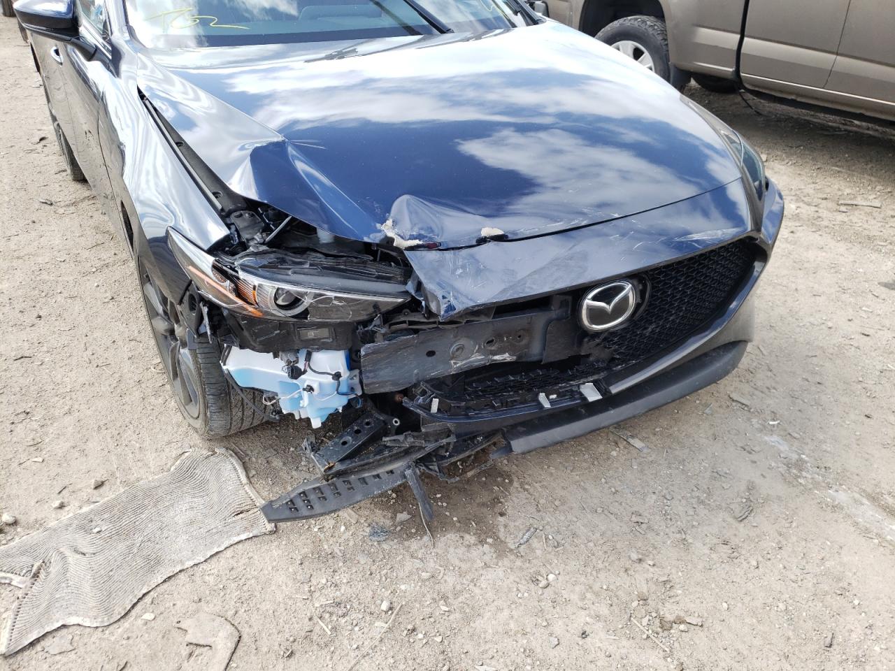 Photo 9 from auction – 2020 MAZDA 3 PREMIUM with VIN JM1BPBNM3L1159878