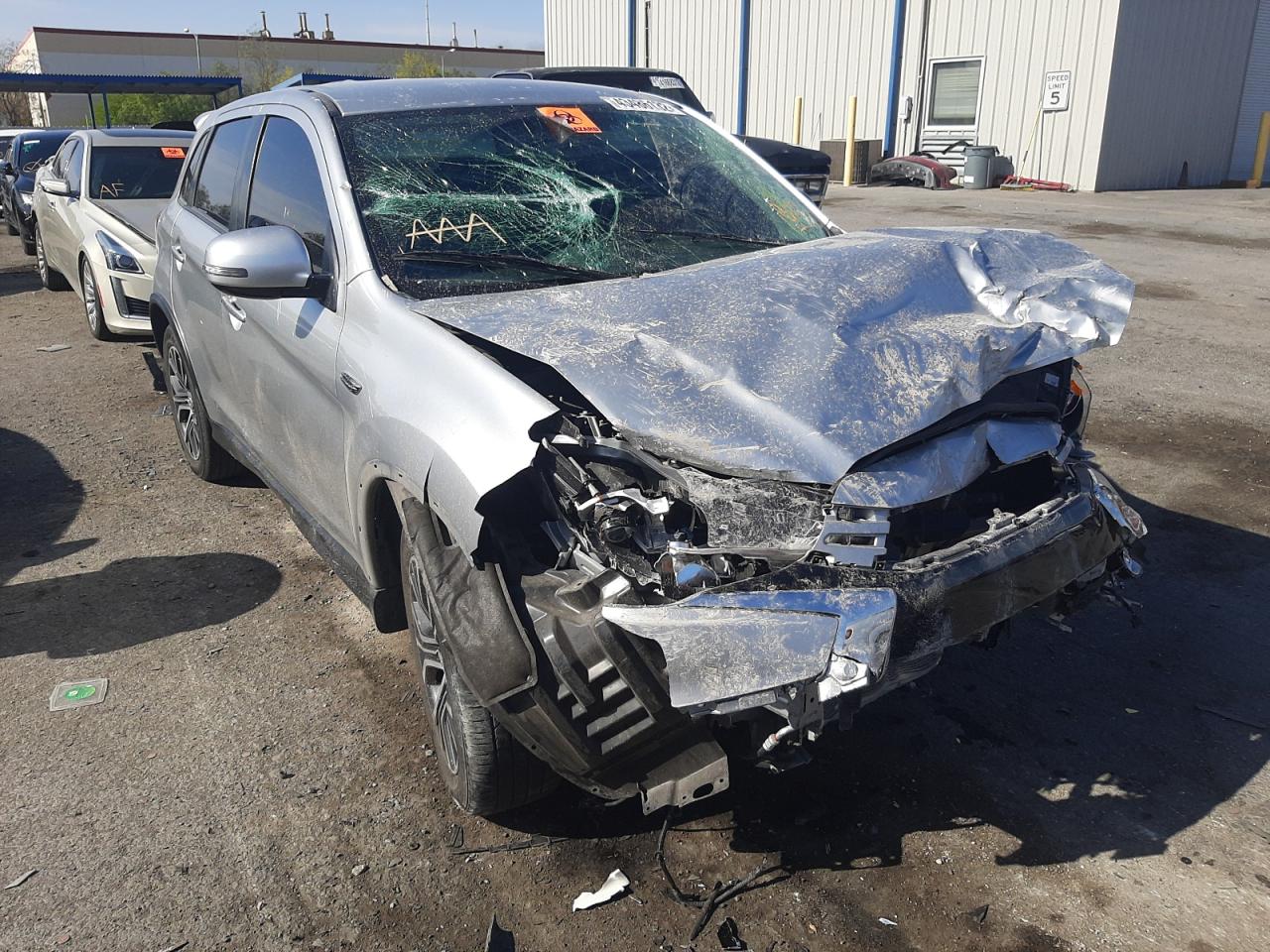 MITSUBISHI OUTLANDER 2019 with VIN JA4AP4AU9KU006264 - Photo from auction