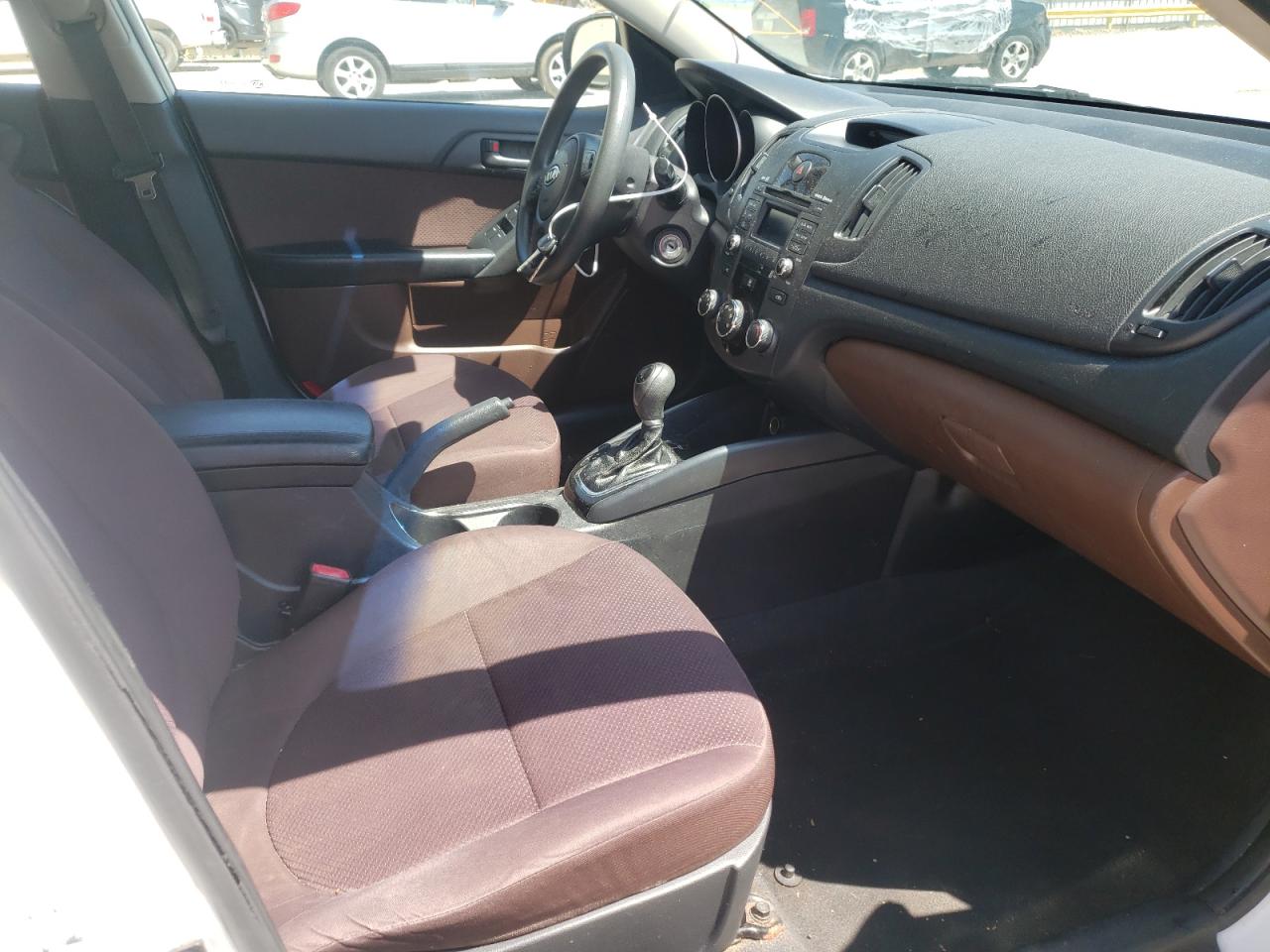 Photo 5 from auction – 2011 KIA FORTE EX with VIN KNAFU4A24B5890981