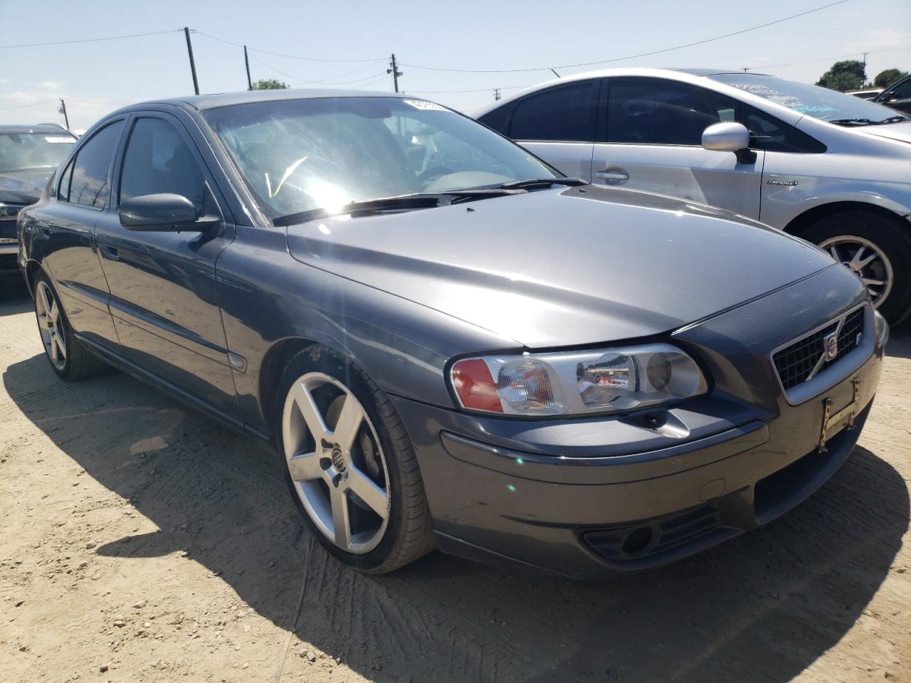 VOLVO S60 R 2006 with VIN YV1RH527362512849 - Photo from auction