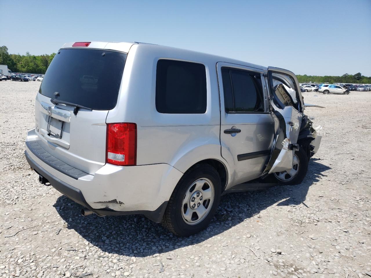 Photo 4 from auction – 2011 HONDA PILOT LX with VIN 5FNYF3H2XBB044343