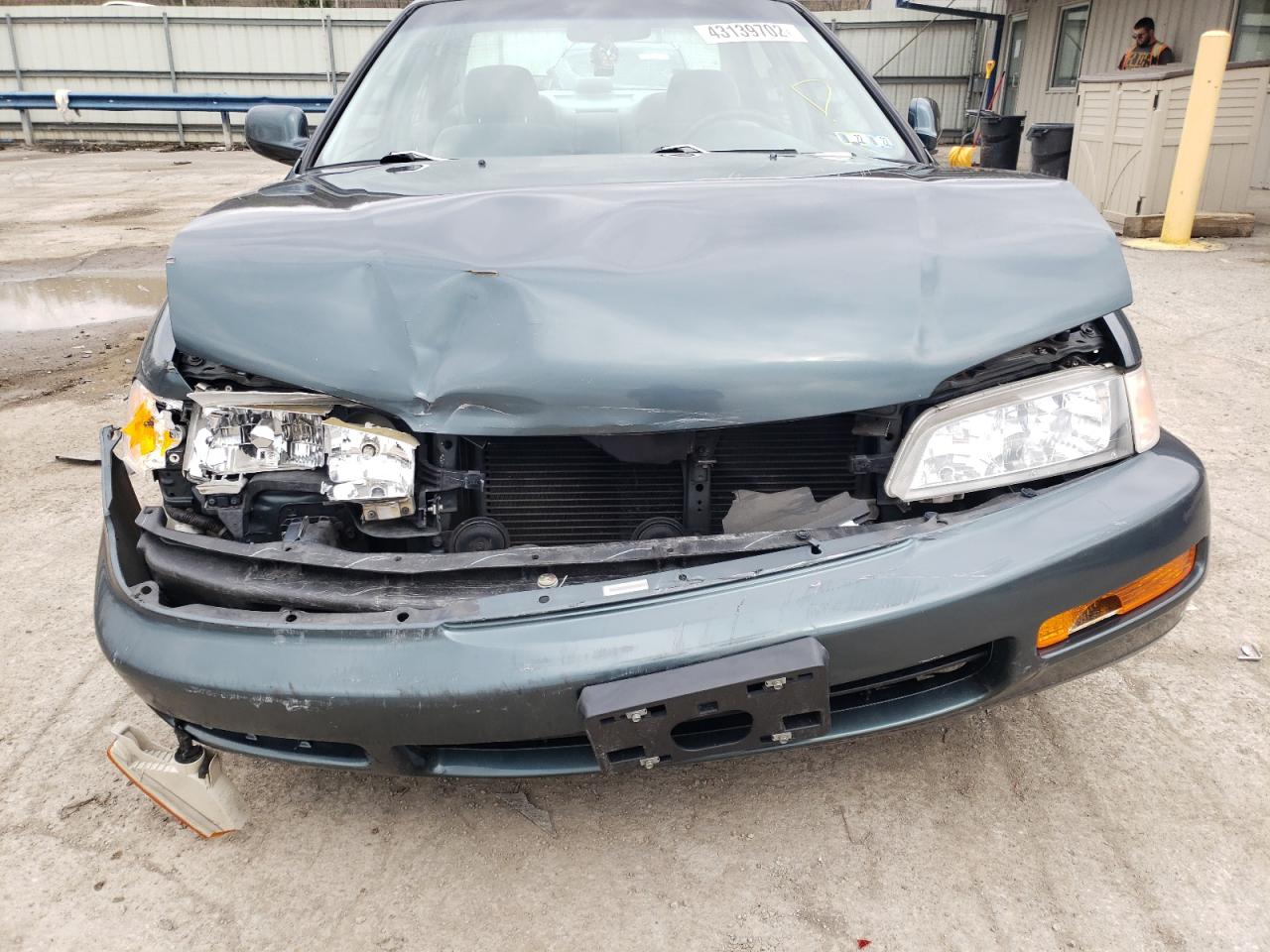 Photo 9 from auction – 1997 HONDA ACCORD LX with VIN JHMCD5637VC015440
