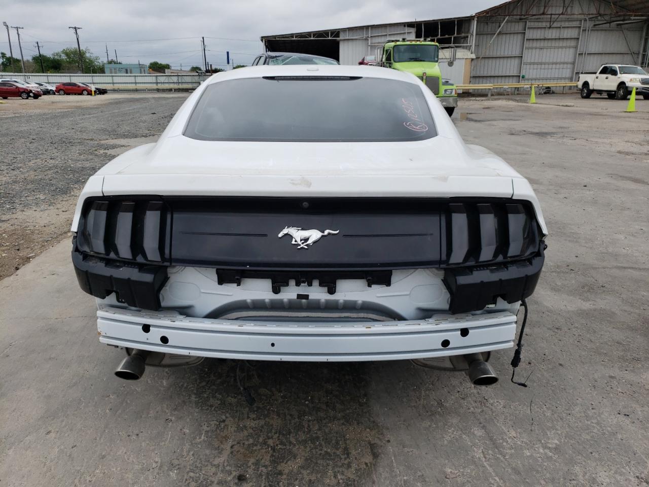 Photo 9 from auction – 2019 FORD MUSTANG with VIN 1FA6P8TH6K5125215