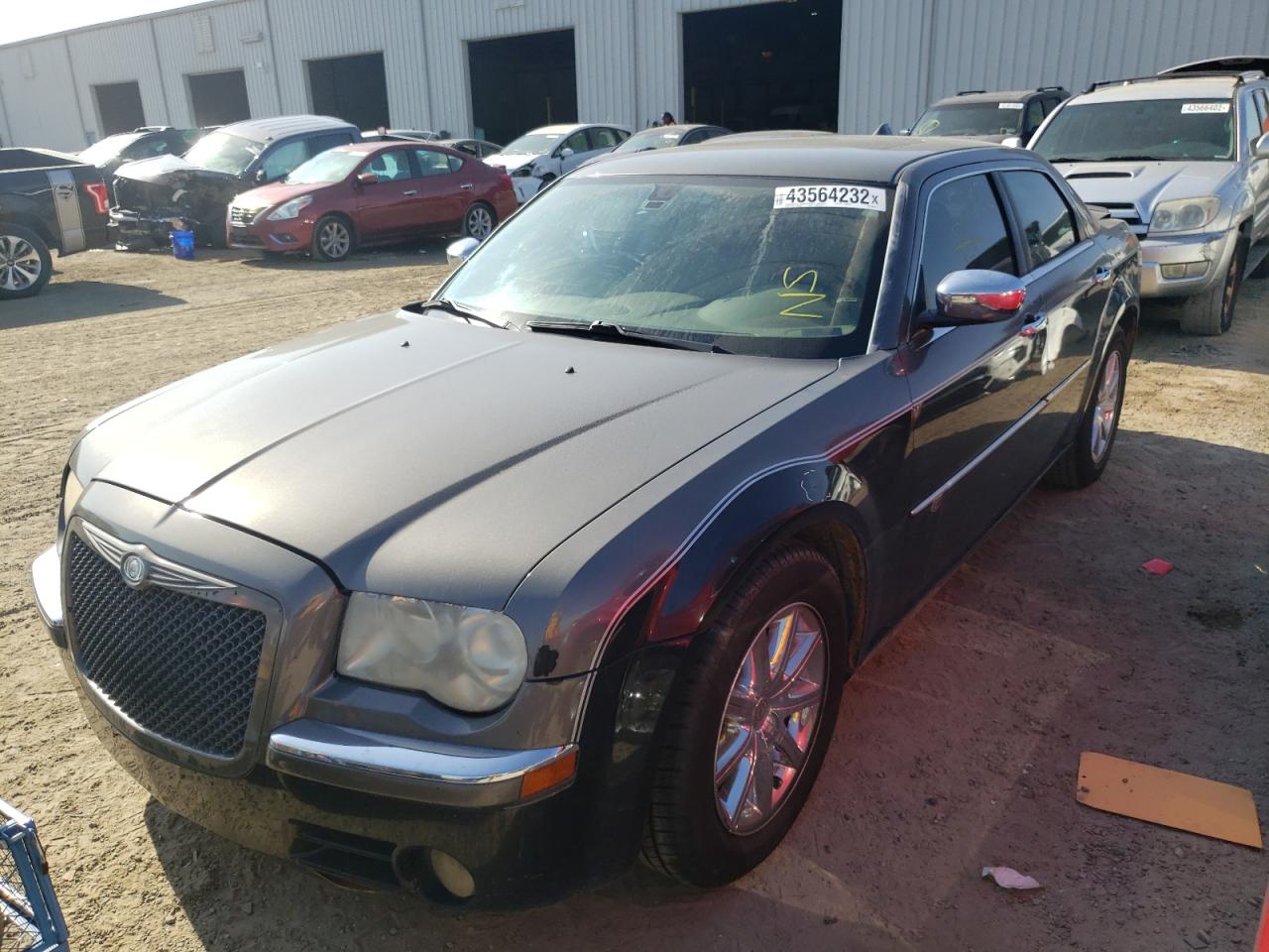 Photo 2 from auction – 2008 CHRYSLER 300C with VIN 2C3KA63H78H166179