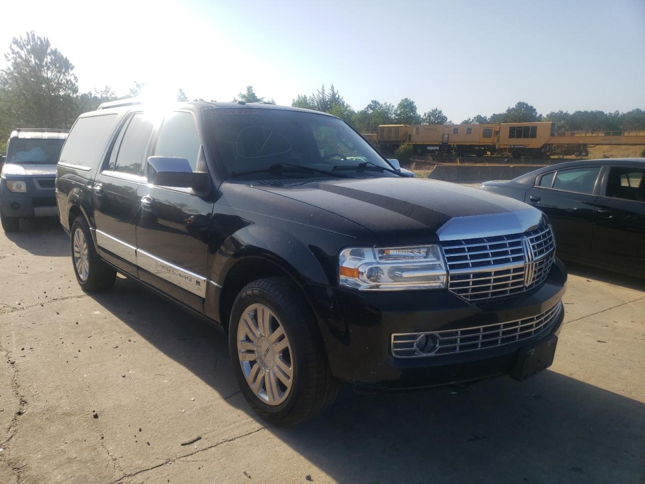 LINCOLN NAVIGATOR 2014 with VIN 5LMJJ3H54EEL08438 - Photo from auction