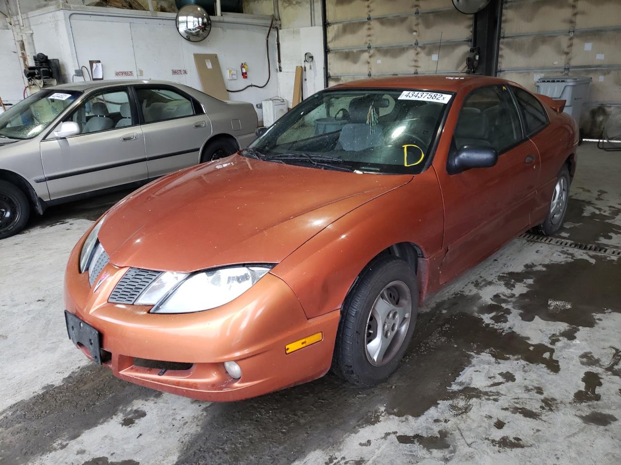 Photo 2 from auction – 2005 PONTIAC SUNFIRE with VIN 3G2JB12F55S121813