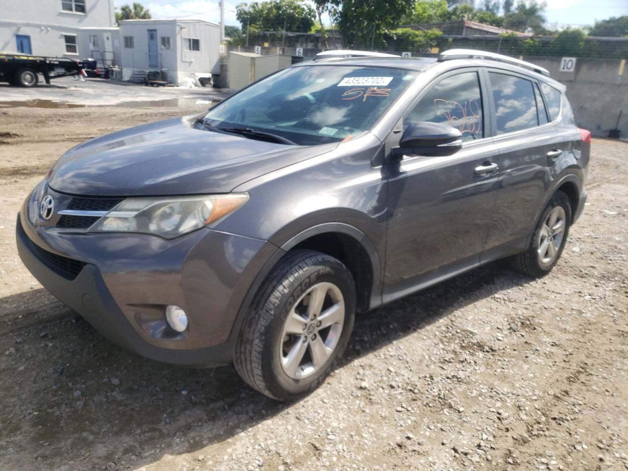 Photo 2 from auction – 2015 TOYOTA RAV4 XLE with VIN 2T3WFREV2FW170396