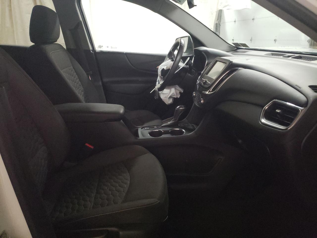 Photo 5 from auction – 2018 CHEVROLET EQUINOX LT with VIN 3GNAXSEV3JS620620